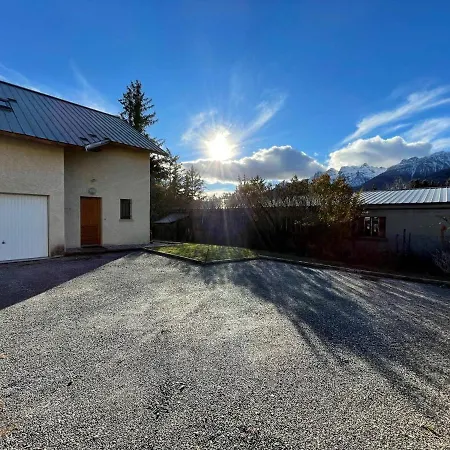 Duplex 4p 90m², 3 Sdb, Jardin/terrasse Sud, Parking Prive - - Fr-1-330c-138 Holiday home Briancon (Hautes-Alpes)